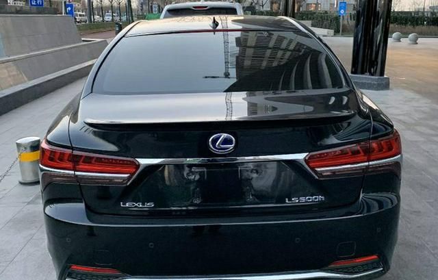 千里提雷克萨斯LS,6000公里的准新车
