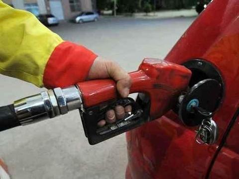 都说5千公里换油是“套路”？4S店却说：1万公里换油是“扯淡”