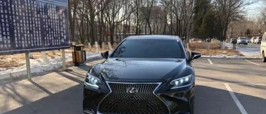 千里提雷克萨斯LS,6000公里的准新车