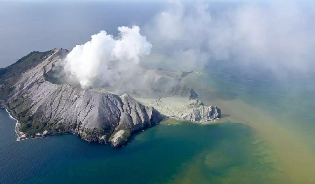 火山的人口_火山爆发图片(3)