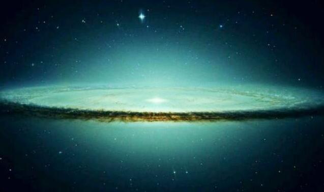 银河系和太阳系哪个大图片