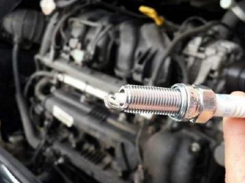 换机油就算做过汽车保养？骗新手还可以，老司机盯着换这3个零件