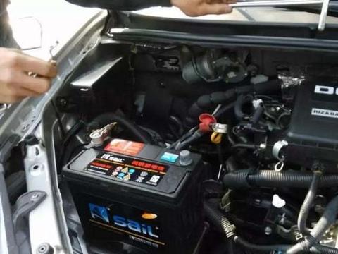 汽车的电池怎么保养，多久更换一次才好？不要全看指导！