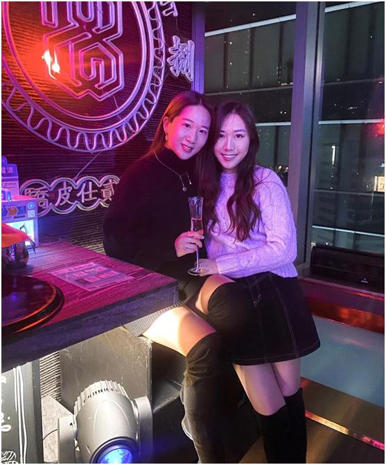 李丽珍22岁女儿近照，身材完胜妈妈，十几岁谈恋爱，已交3任男友