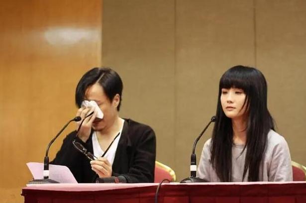 同郑中基隐婚4年陈伟霆5年姐弟恋冻卵20颗薅太子爷，今3亿造爱巢