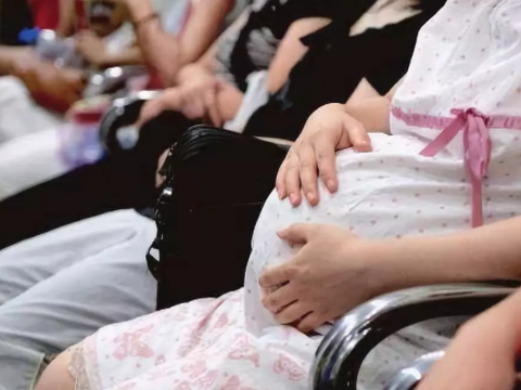 出生人口创120年新低，专家警告日本“绝种”风险！