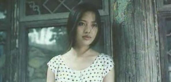 李亚鹏当年陪初恋女友考试，结果意外录取，如今那个初恋成这模样