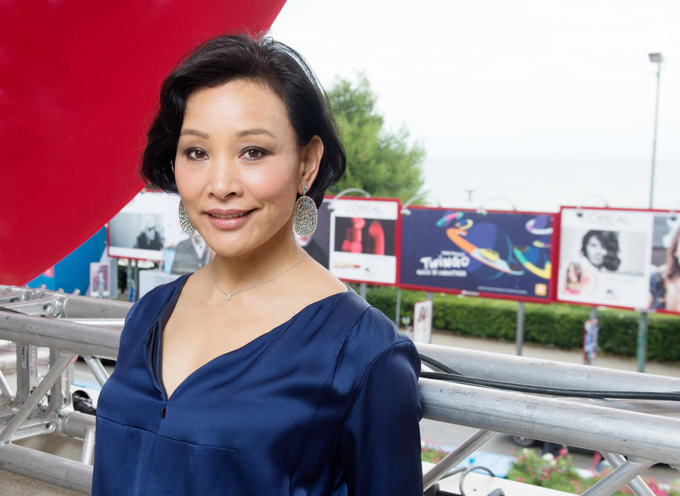 《误杀》中的平平是陈冲女儿，被骂没演技，陈冲这会已经拿影后了