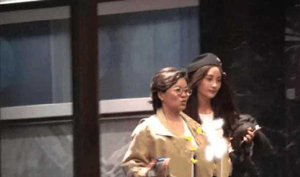 姚笛怀孕文章再次落泪，马伊琍一张照片回应，网友：这女人不简单