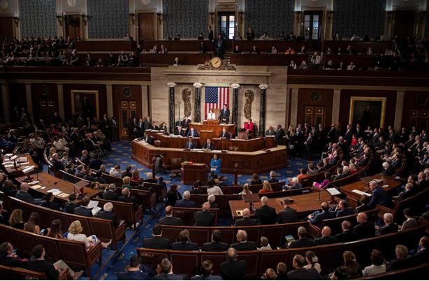 继众议院之后,美国参议院也开始与白宫为难了,表决通过一项法案