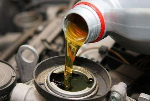 车主快看，刚换的全合成机油，15天跑了1万公里，要不要换机油？