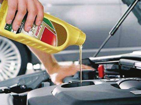 5000公里换机油纯属扯淡？老司机：他们净想着赚钱