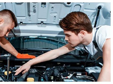 去4S店保养时，应该拒绝的2种保养，老司机：不但没用还伤车！