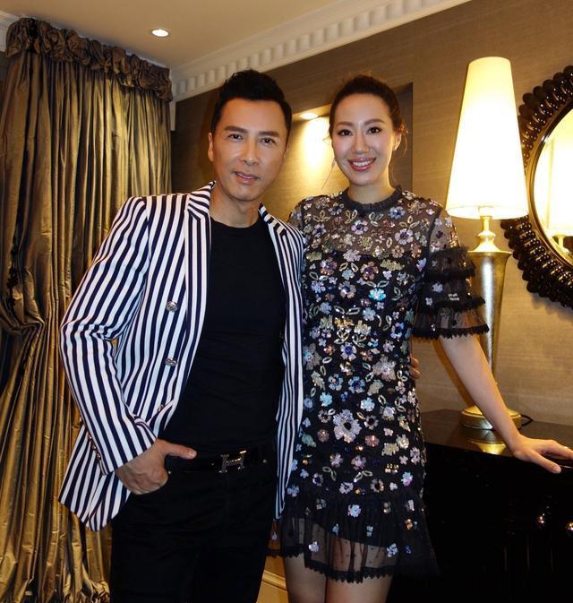 甄子丹一家四口亮相，老婆女儿身高抢镜名媛范，12岁儿子像极爸爸