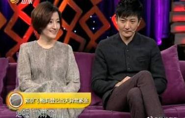 刘亦菲妈妈早年和舒畅合照：她美的让人第一眼都看不到舒畅