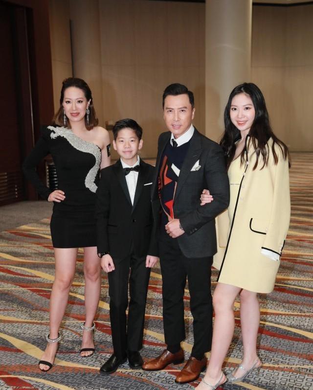 甄子丹一家四口亮相，老婆女儿身高抢镜名媛范，12岁儿子像极爸爸