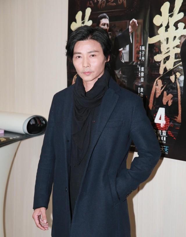 甄子丹一家四口亮相，老婆女儿身高抢镜名媛范，12岁儿子像极爸爸