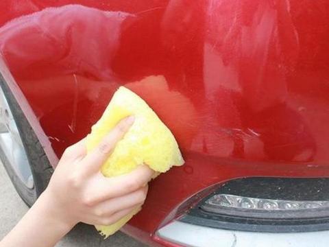 车上的划痕还在愁吗？如何自己动手修复车身划痕小妙招