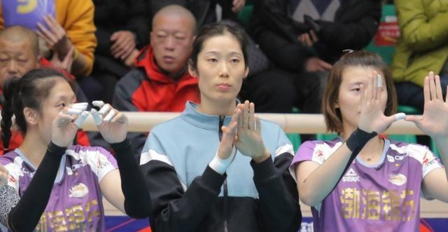 朱婷休战！天津女排主场3 - 2江苏保持全胜，蔡斌带队无缘四强