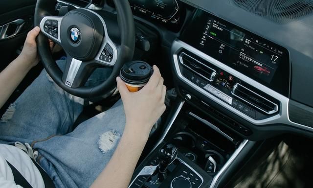 30万该买谁?凯迪拉克 CT5 与宝马 3 系的较量