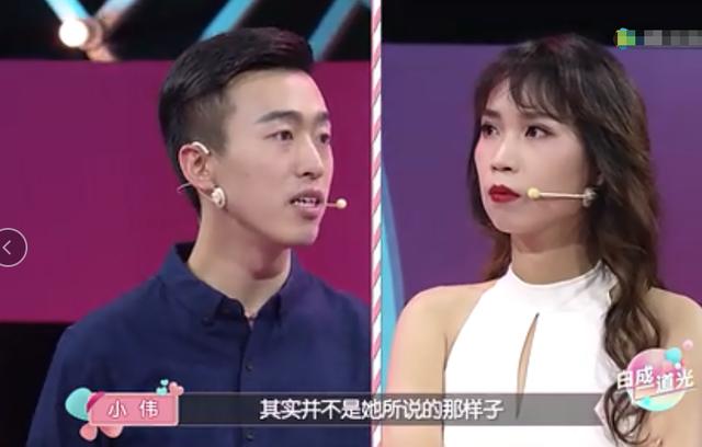 40岁姚晨与33岁杨幂同框，气场上分不出上下，可发际线分出了高低
