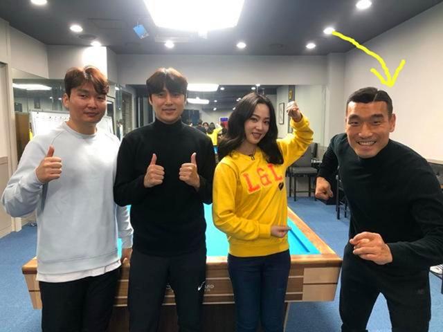 他是恒大旧将，曾在亚冠拼断3肋骨，如今在韩国送东亚杯门票