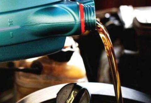 汽车跑5千公里就需要换机油？看完就知道了