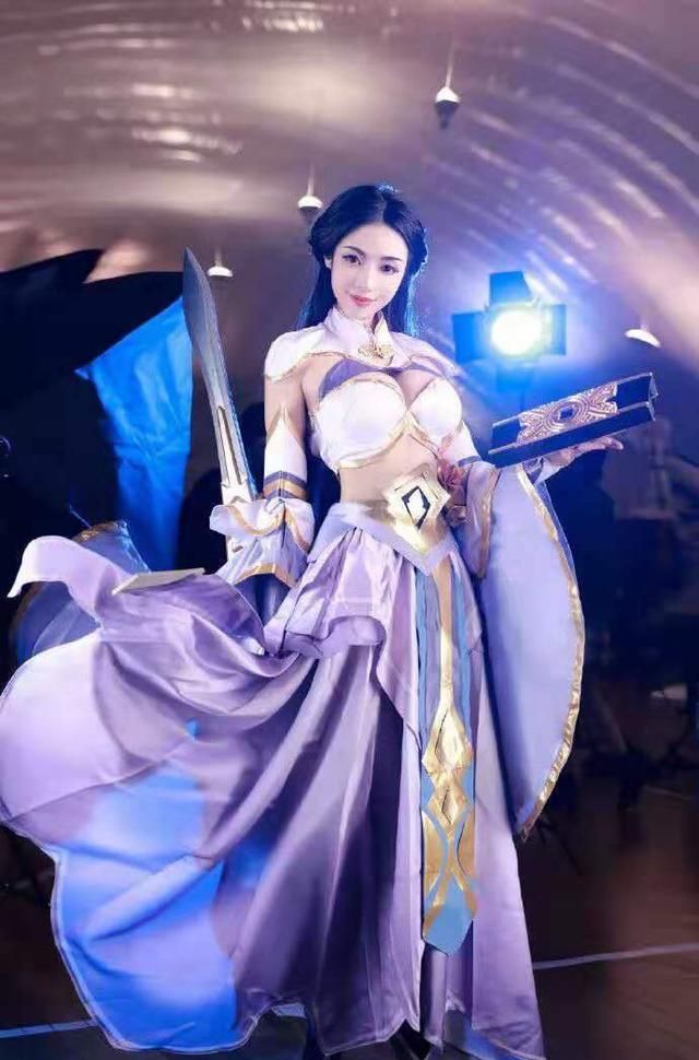 kpl露娜cos紫霞仙子,kpl解说灵儿cos杨玉环 绝美少女实力cos紫霞仙子,网友:对面露娜发育太好,受不了