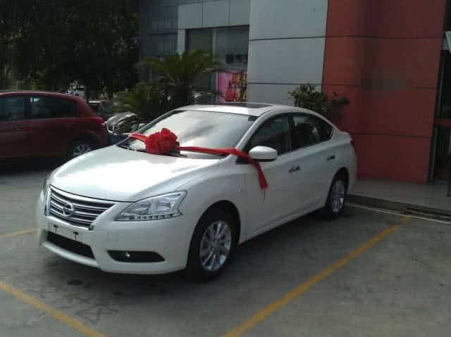 12万新车送去保养，一夜之间变废铁，维修店：先给我3万