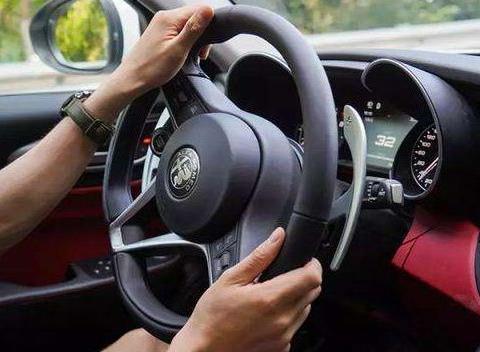 老车主直言：用这4种方式清理积碳，汽车干净了，但寿命却缩短了