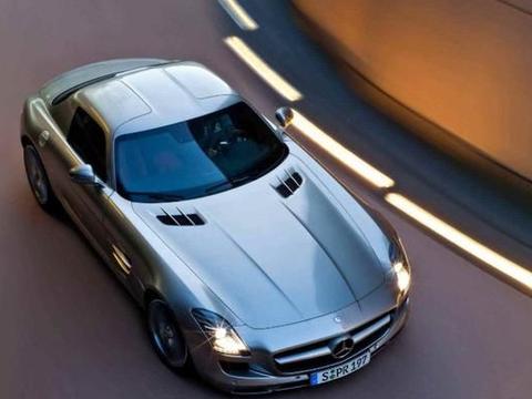 土豪买车惹了麻烦事，百万奔驰没开就坏