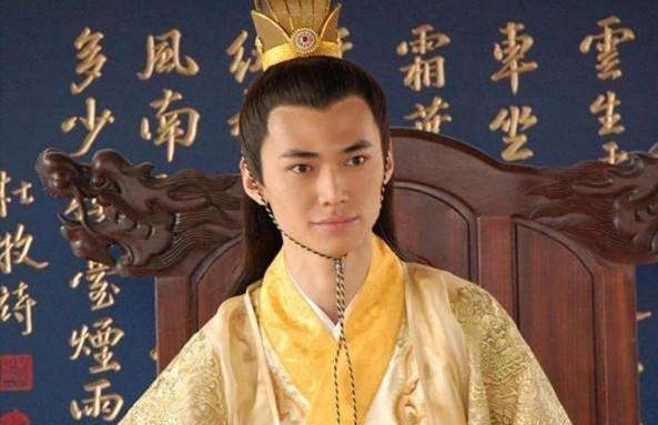 朱元璋为何把皇位传位给孙子，而不是儿子？说出来你别不信