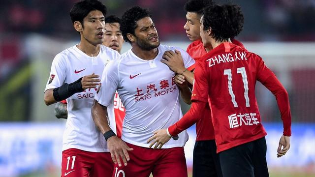 如果说中国足球实力下降怨恒大 那04年和08年世预赛失利怪谁？