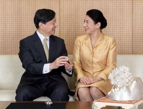 56岁雅子皇后凤凰涅槃！首次公开健康状况，日本宫内厅瑟瑟发抖