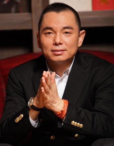 李湘前夫东山再起身价上亿，微博沦为乞讨区，曾受破产离婚双打击