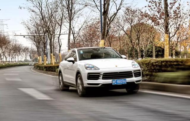 本是同根生,Q8、卡宴Coupe、Urus开起来有多大差别?