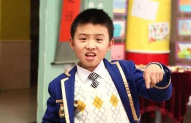小童星“整容式”长大，如同易烊千玺一般，网友纷纷表示好帅啊