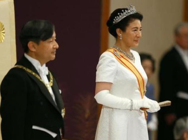 56岁雅子皇后凤凰涅槃！首次公开健康状况，日本宫内厅瑟瑟发抖