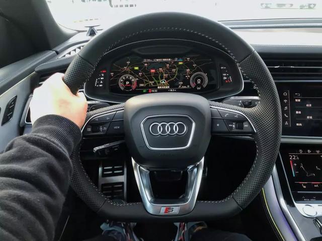 本是同根生,Q8、卡宴Coupe、Urus开起来有多大差别?