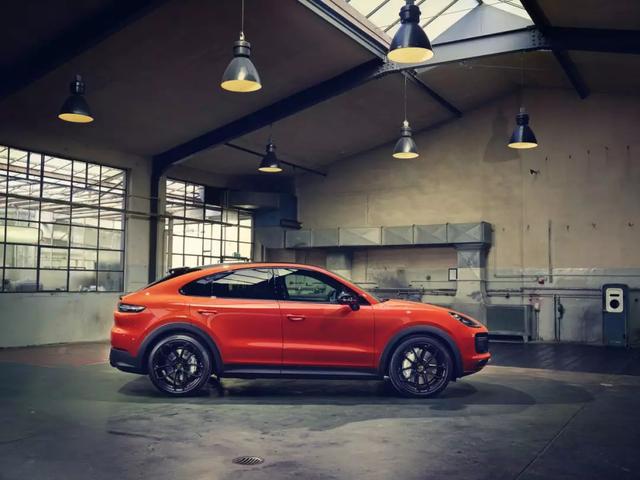 本是同根生,Q8、卡宴Coupe、Urus开起来有多大差别?