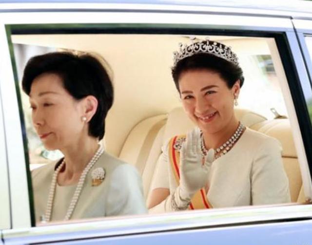 56岁雅子皇后凤凰涅槃！首次公开健康状况，日本宫内厅瑟瑟发抖