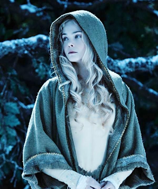 好莱坞《沉睡魔咒2》的公主艾丽范宁,变身时尚仙子守护森林精灵