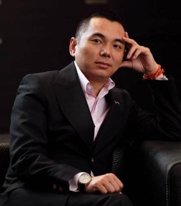 李湘前夫东山再起身价上亿，微博沦为乞讨区，曾受破产离婚双打击