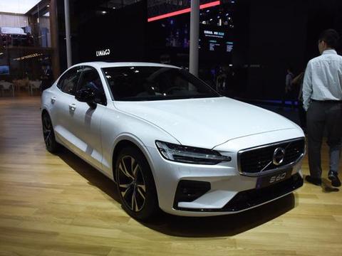 刚上市一周降价7万，这款豪华轿车的“真面目”显露