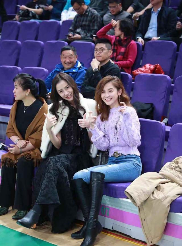 成熟知性，花季如你！拉拉队美女小姐姐，CBA另一种风景