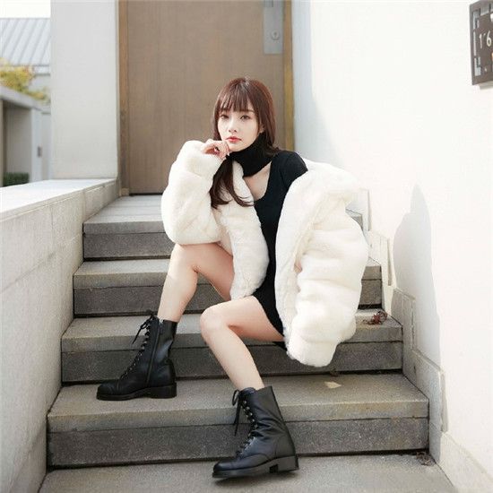 心理强大还是形势所迫？李小璐不惧绯闻晒美照，新剧或遭封杀