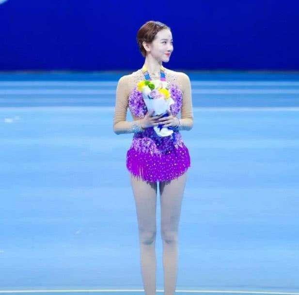 她曾是中国体操女神，身材不输卡戴珊，现成为娱乐明星