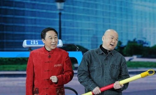 51岁郭冬临妻子终于曝光，不是张凯丽也不是牛莉，而是低调80后