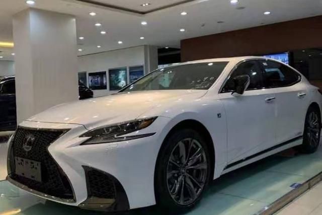 2020款雷克萨斯LS500h实拍,落地仅112万,是否划算?