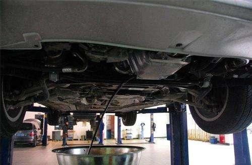 全合成机油一万公里换一次吗？来看看